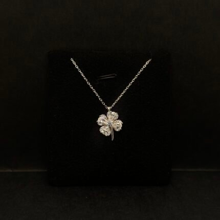 Clara Gümüş boyunbağı