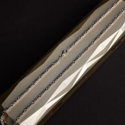 Darrel Gümüş boyunbağı