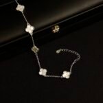 Ainara Gümüş bilərzik