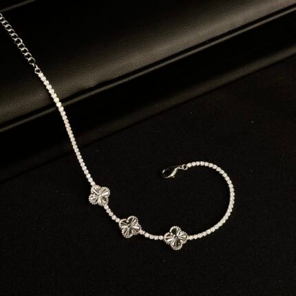 Arely Gümüş bilərzik