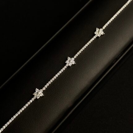 Layla Gümüş bilərzik