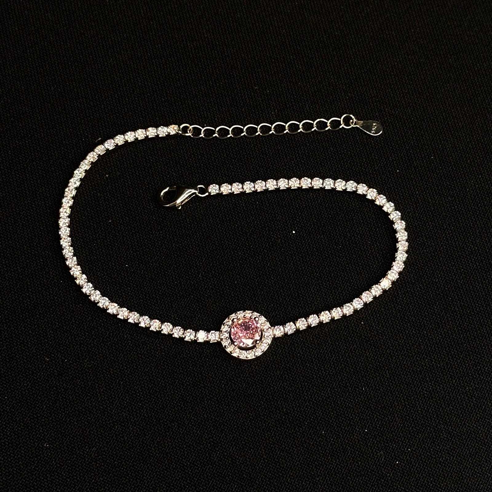 Nadia Gümüş bilərzik Nadia Gümüş bilərzik