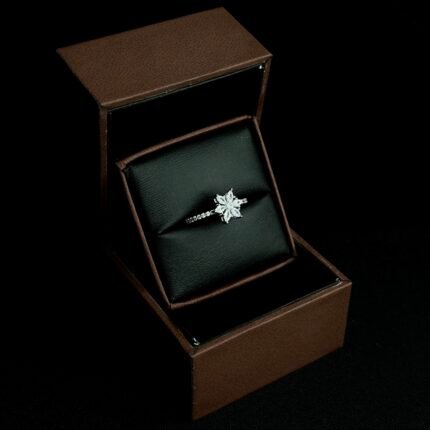 Anika Gümüş üzük