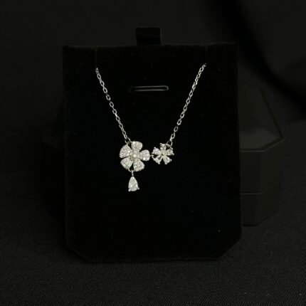 Uliana Gümüş boyunbağı