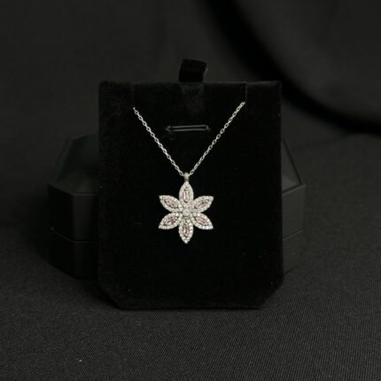 Astrid Gümüş boyunbağı