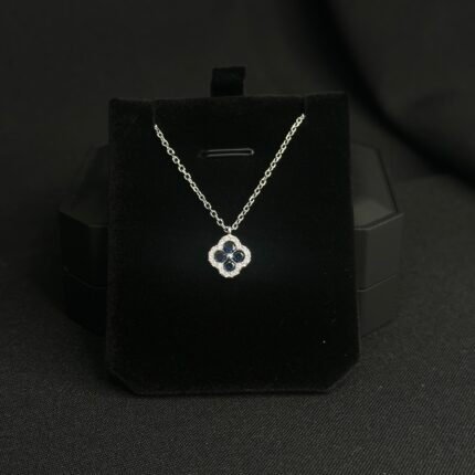 Edyth Gümüş boyunbağı