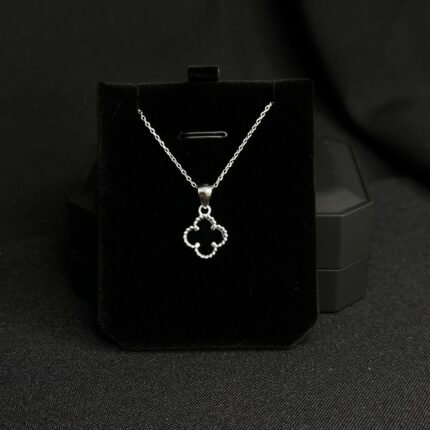 Gwen Gümüş boyunbağı