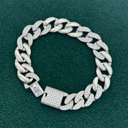 Henri Gümüş bilərzik