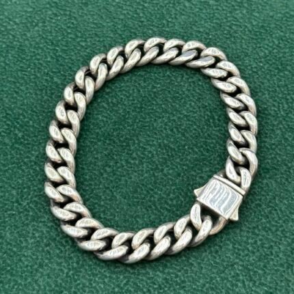 Huqo Gümüş bilərzik