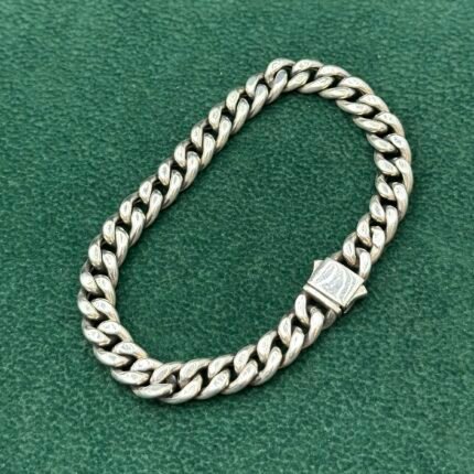 İtan Gümüş bilərzik