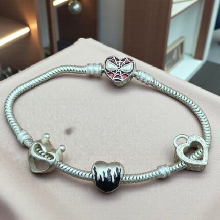 Ericka Gümüş bilərzik