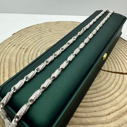 Lukas Gümüş boyunbağı