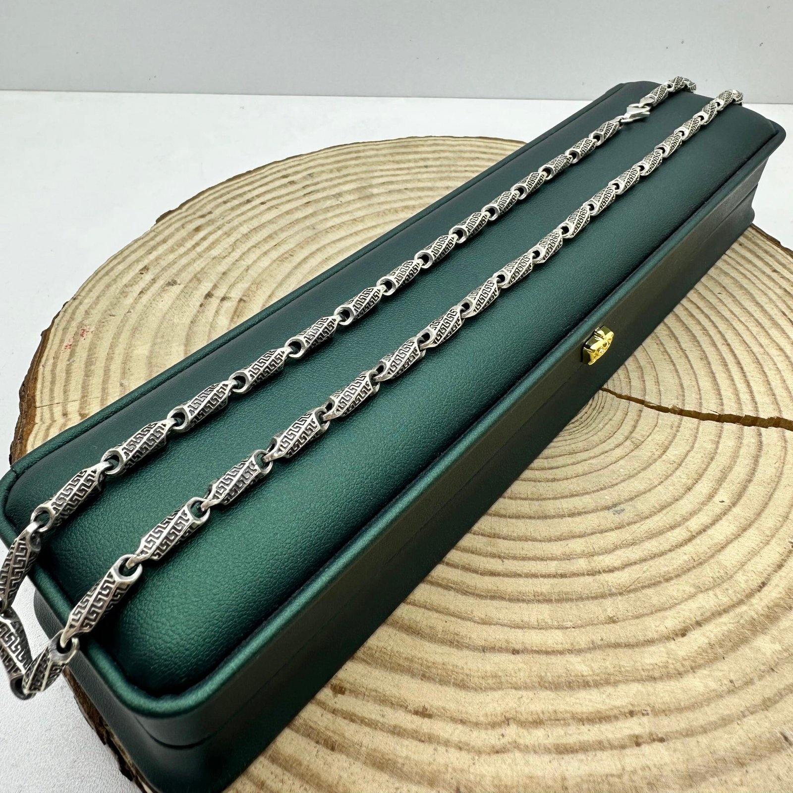 KB 41 Maksvell Gümüş boyunbağı