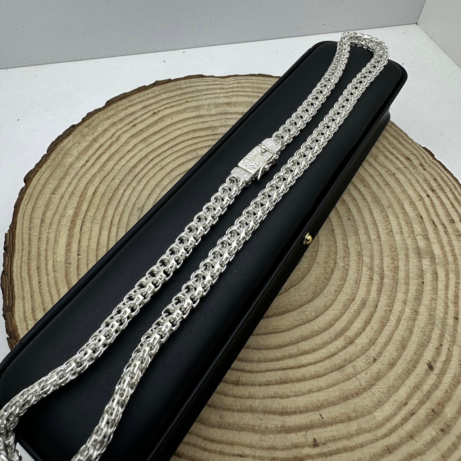 KB 50 Martin Gümüş boyunbağı