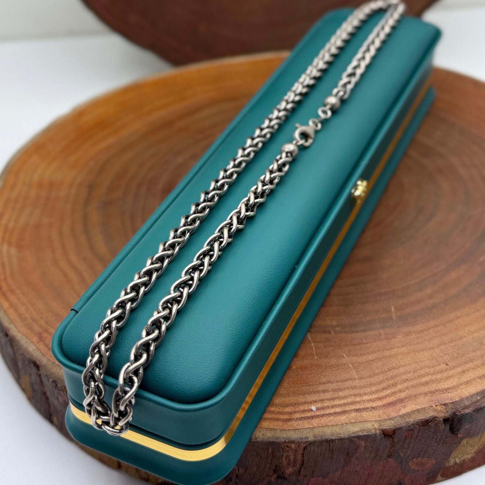 KB 92 Lucca Gümüş boyunbağı