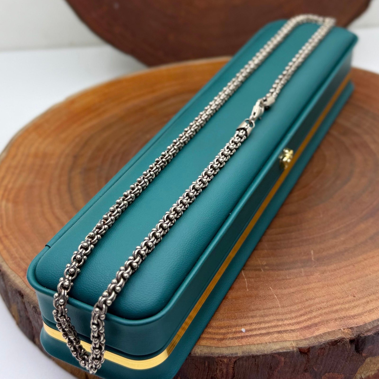 KB 93 Lucio Gümüş boyunbağı