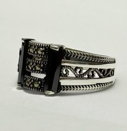 Uesli gümüş üzük