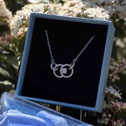 Mandy Gümüş boyunbağı