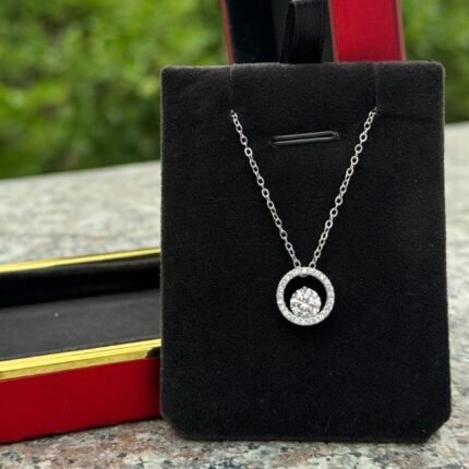 Melanie Gümüş boyunbağı