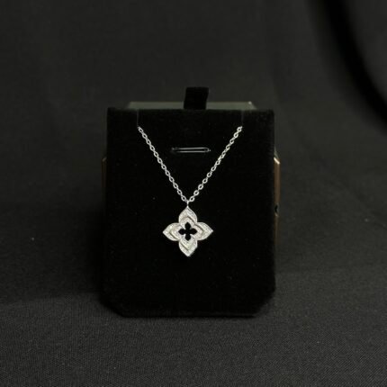 Moriah Gümüş boyunbağı