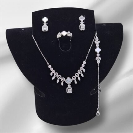 Stephanie Gümüş dəst