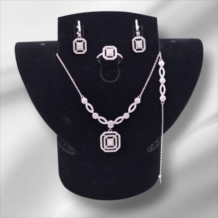 Noelia Gümüş dəst