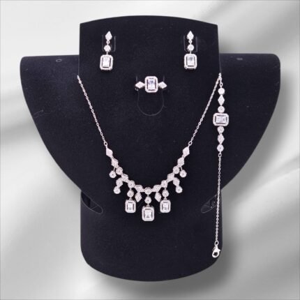 Priscila Gümüş dəst